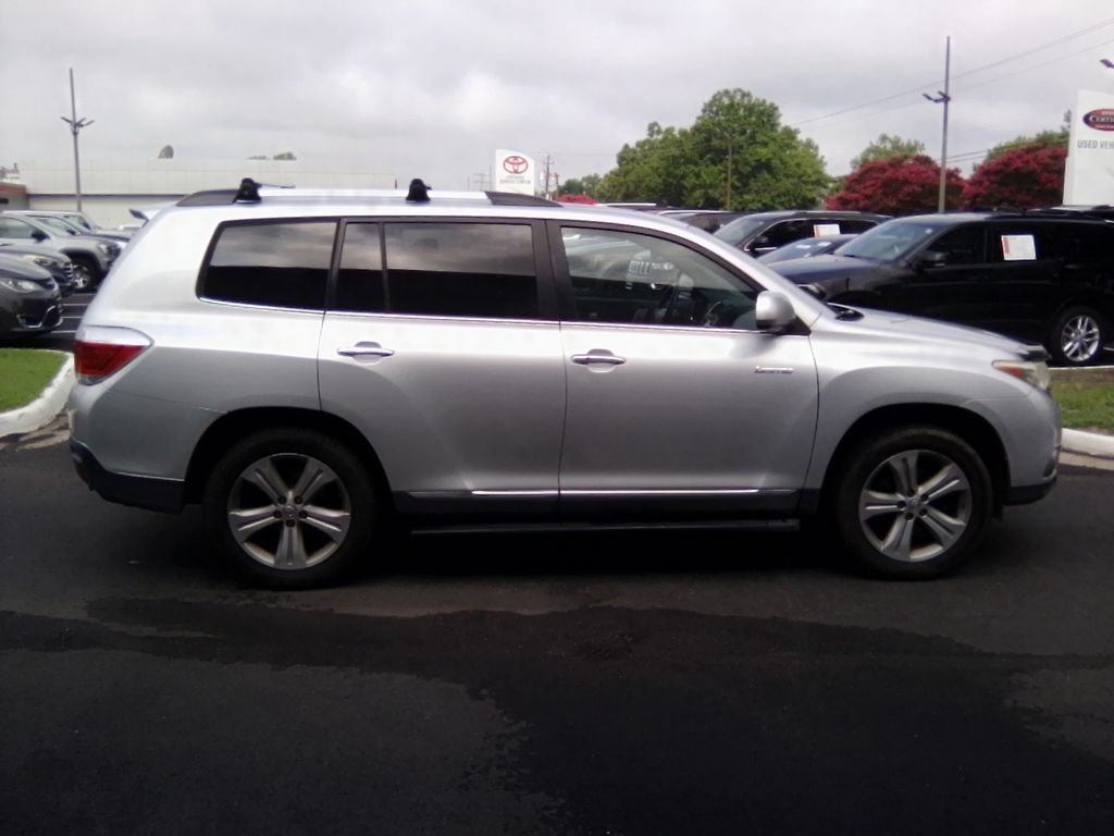 Used 2013 Silver Toyota Limited image 2