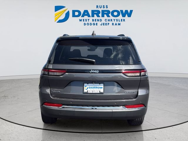 Used 2023 Gray Jeep Laredo image 4