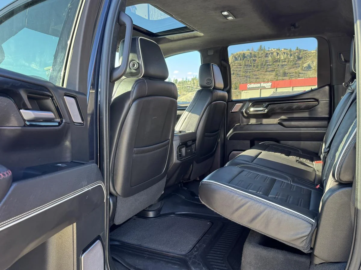 Used 2022 Grey GMC At4x image 11