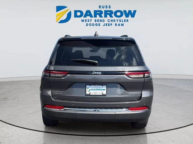 Used 2023 Gray Jeep Laredo image 4