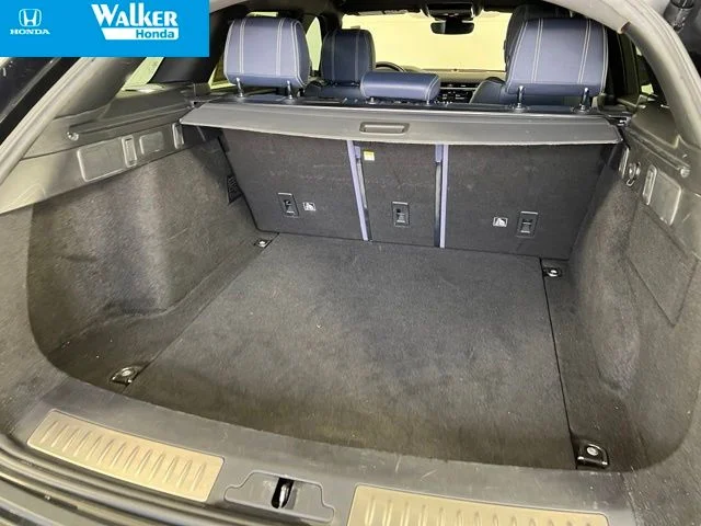 Used 2019 Black Land Rover SE R-Dynamic image 39