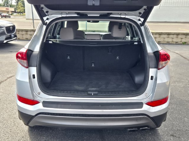 Used 2016 Silver Hyundai Sport image 11