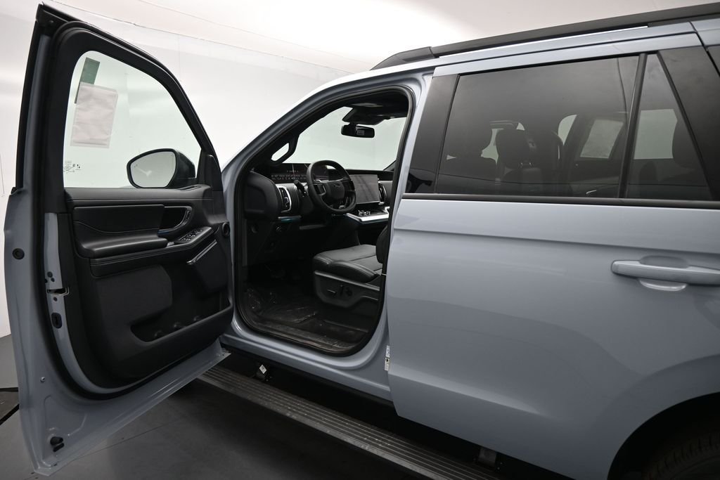 New 2026 Glacier Gray Metallic Tri-Coat Ford Platinum image 8