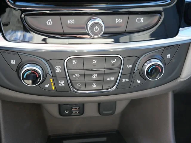 2021 Chevrolet Traverse Premier - Photo 23