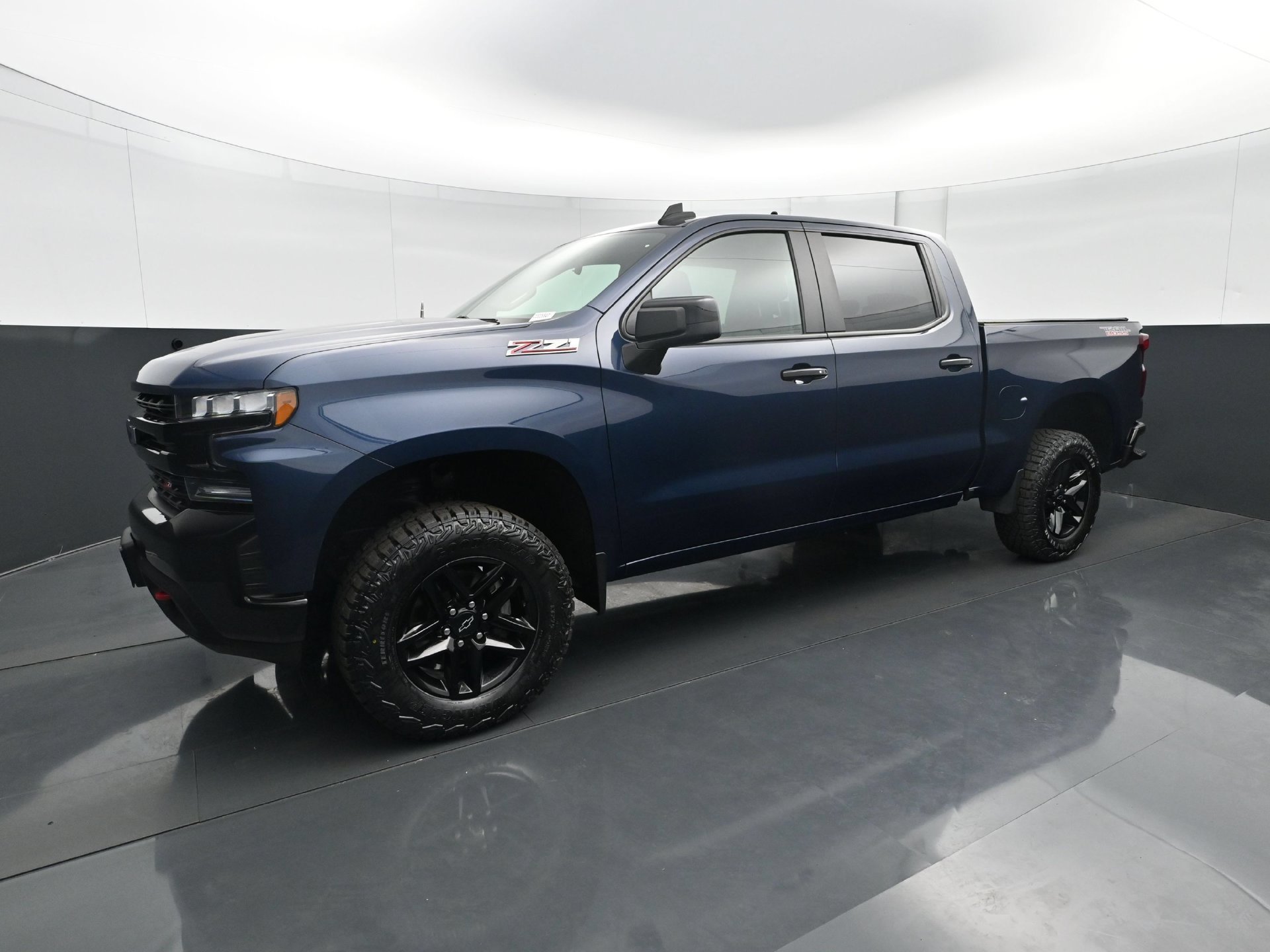 Used 2021 Chevrolet Silverado 1500 LT Trail Boss with VIN 1GCPYFED9MZ449748 for sale in White Bear Lake, Minnesota