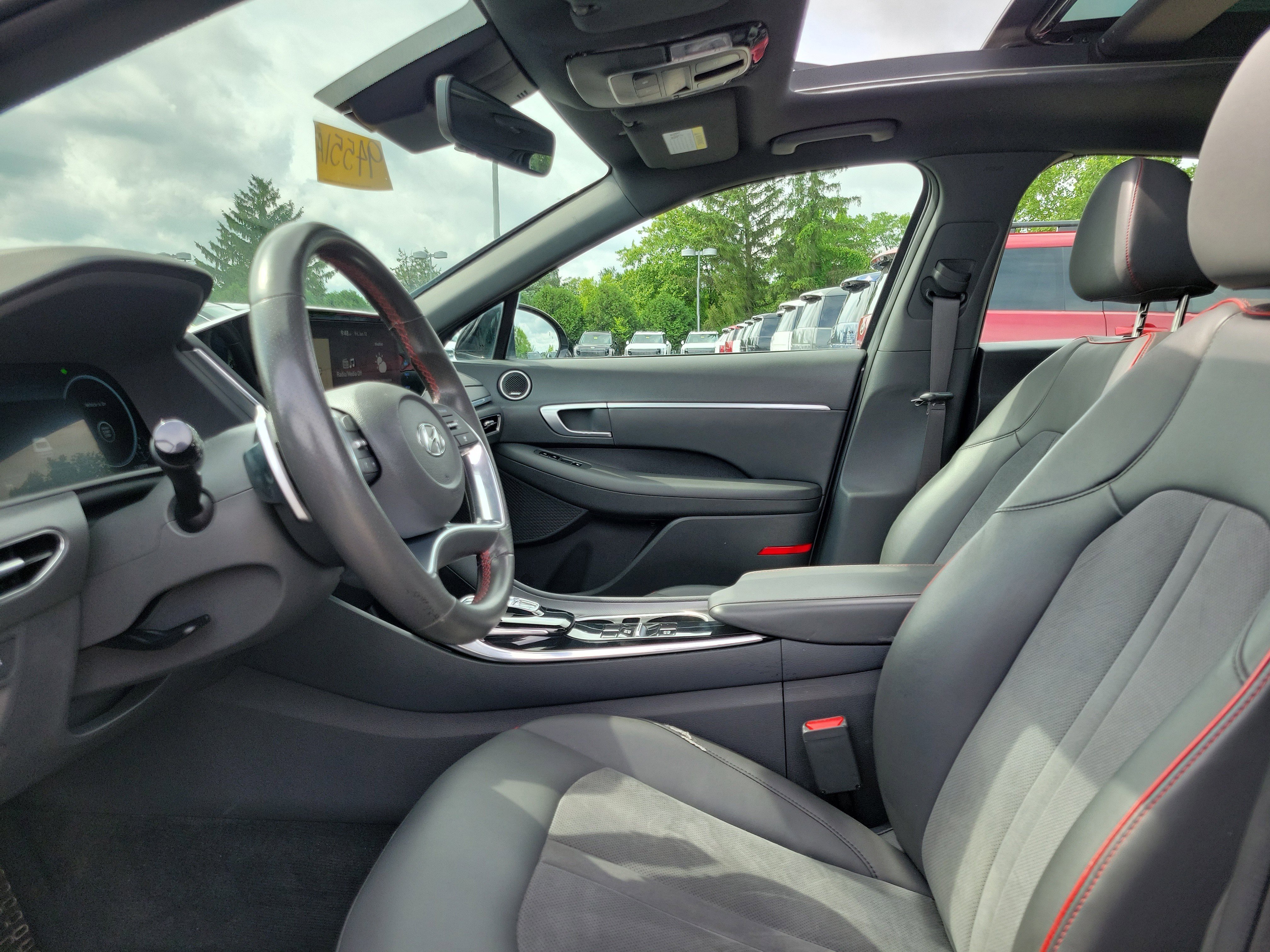 Used 2021 Hampton Gray Hyundai SEL Plus image 15