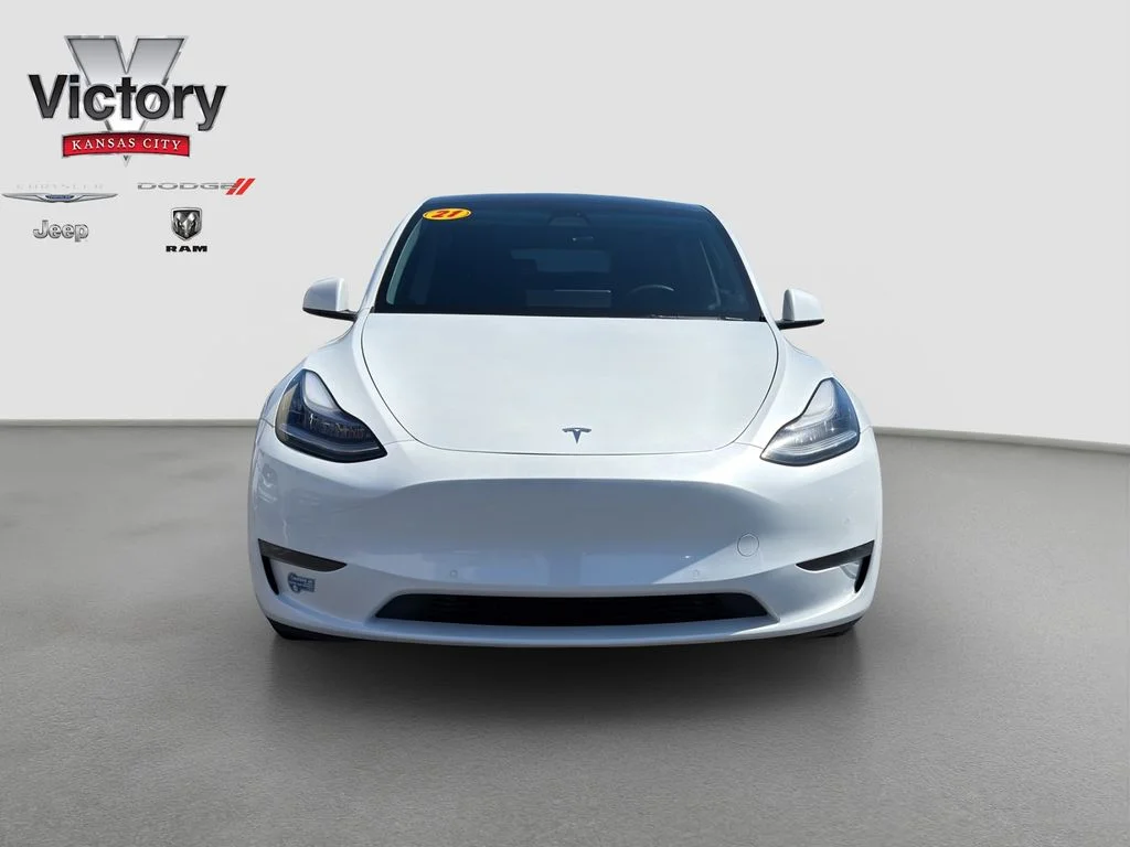 Used 2021 Tesla Model Y Long Range with VIN 5YJYGDEEXMF090226 for sale in Kansas City