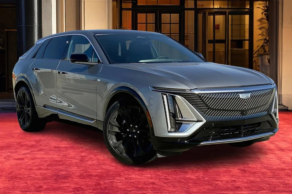 Used 2025 Cadillac LYRIQ Luxury 1 with VIN 1GYKPNRL1SZ302338 for sale in Pasadena, CA