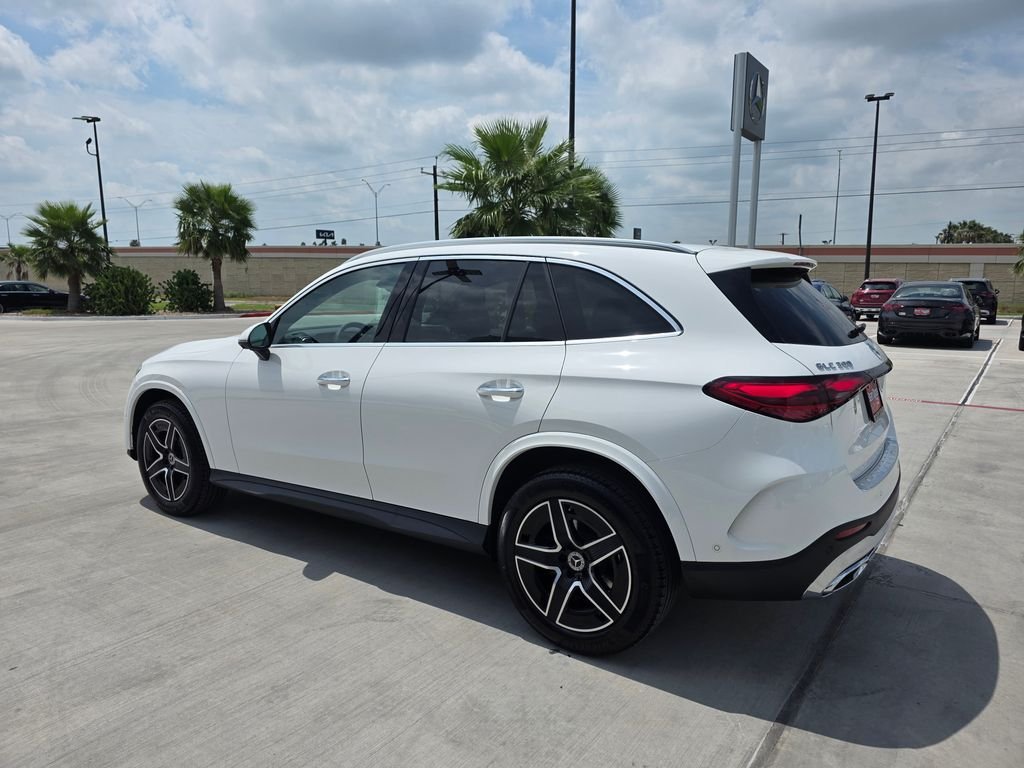 New 2026 Polar White Mercedes-Benz GLC 300 image 5