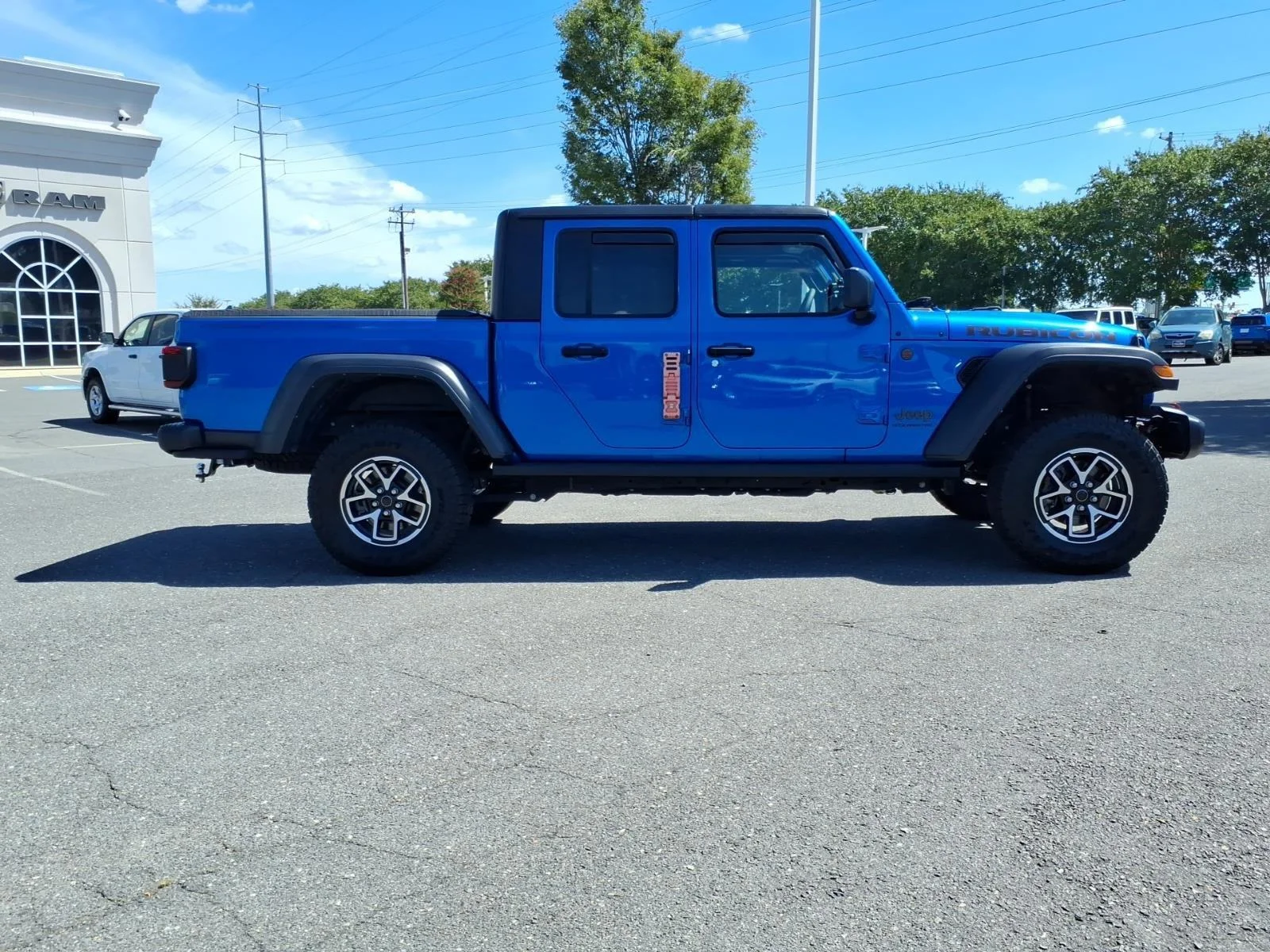 Used 2024 Hydro Blue Pearlcoat Jeep Rubicon image 11