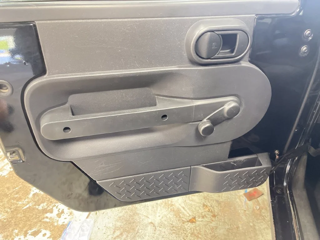 Used 2008 Black Jeep X image 15