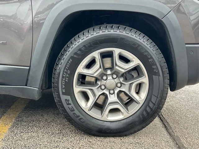 Used 2019 Gray Jeep Trailhawk image 14
