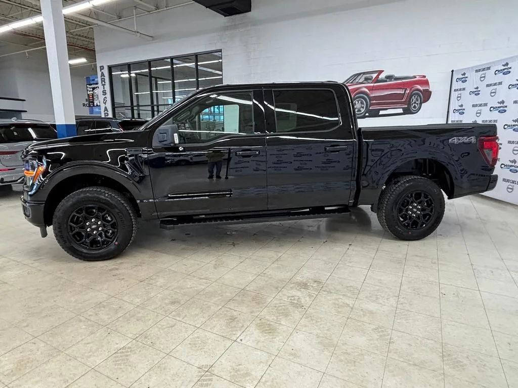 New 2026 Agate Black Metallic Ford XLT image 4