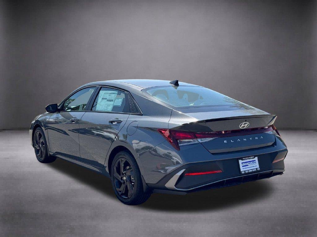 New 2026 Gray Hyundai SEL Sport Plus image 6