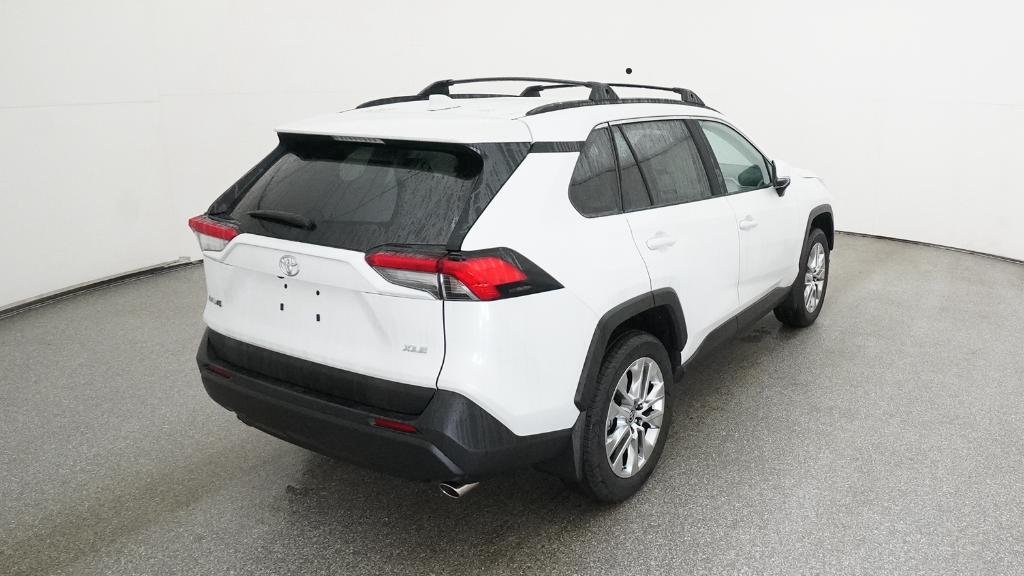 Certified Used 2025 Pearl Toyota XLE Premium image 44