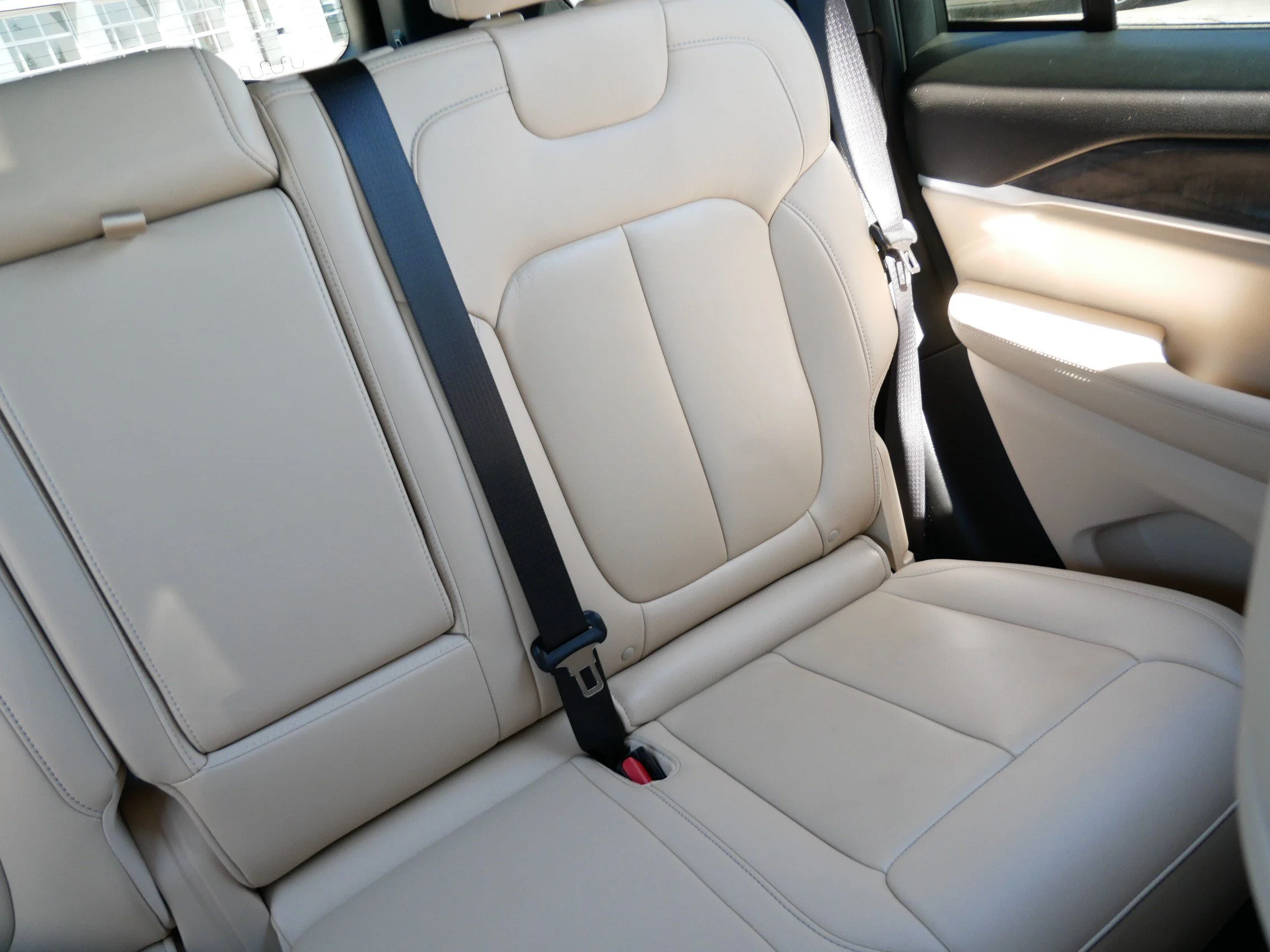 Used 2022 Velvet Red Pearlcoat Jeep  image 14