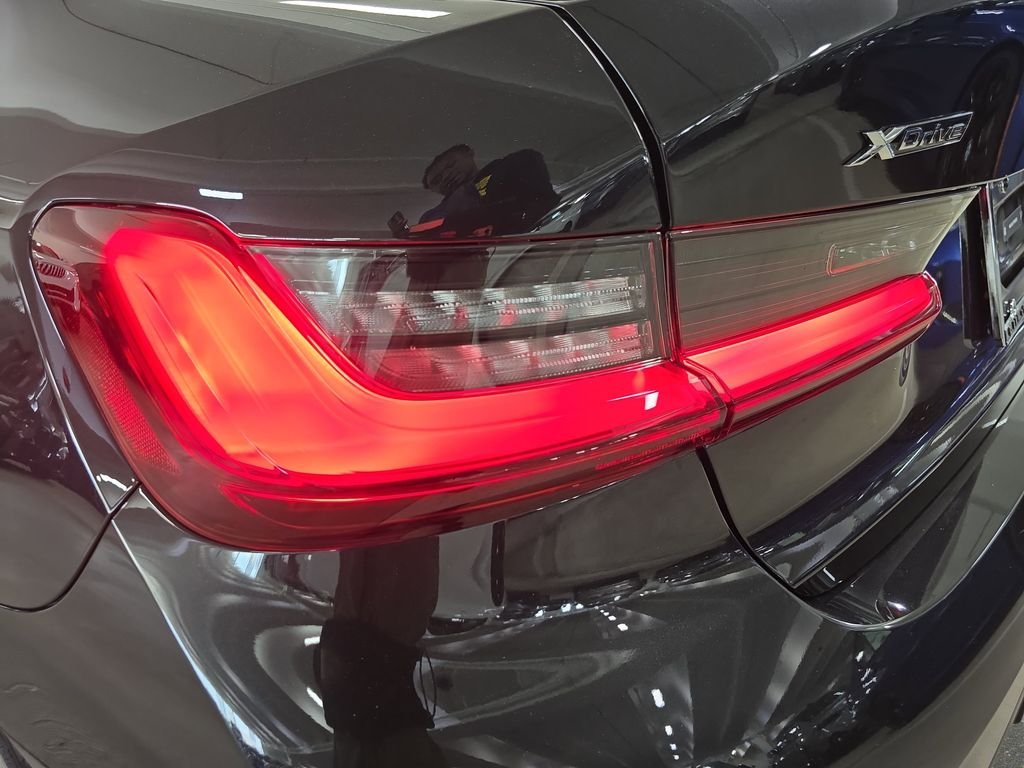 New 2026 Black Sapphire Metallic BMW 330i xDrive image 22