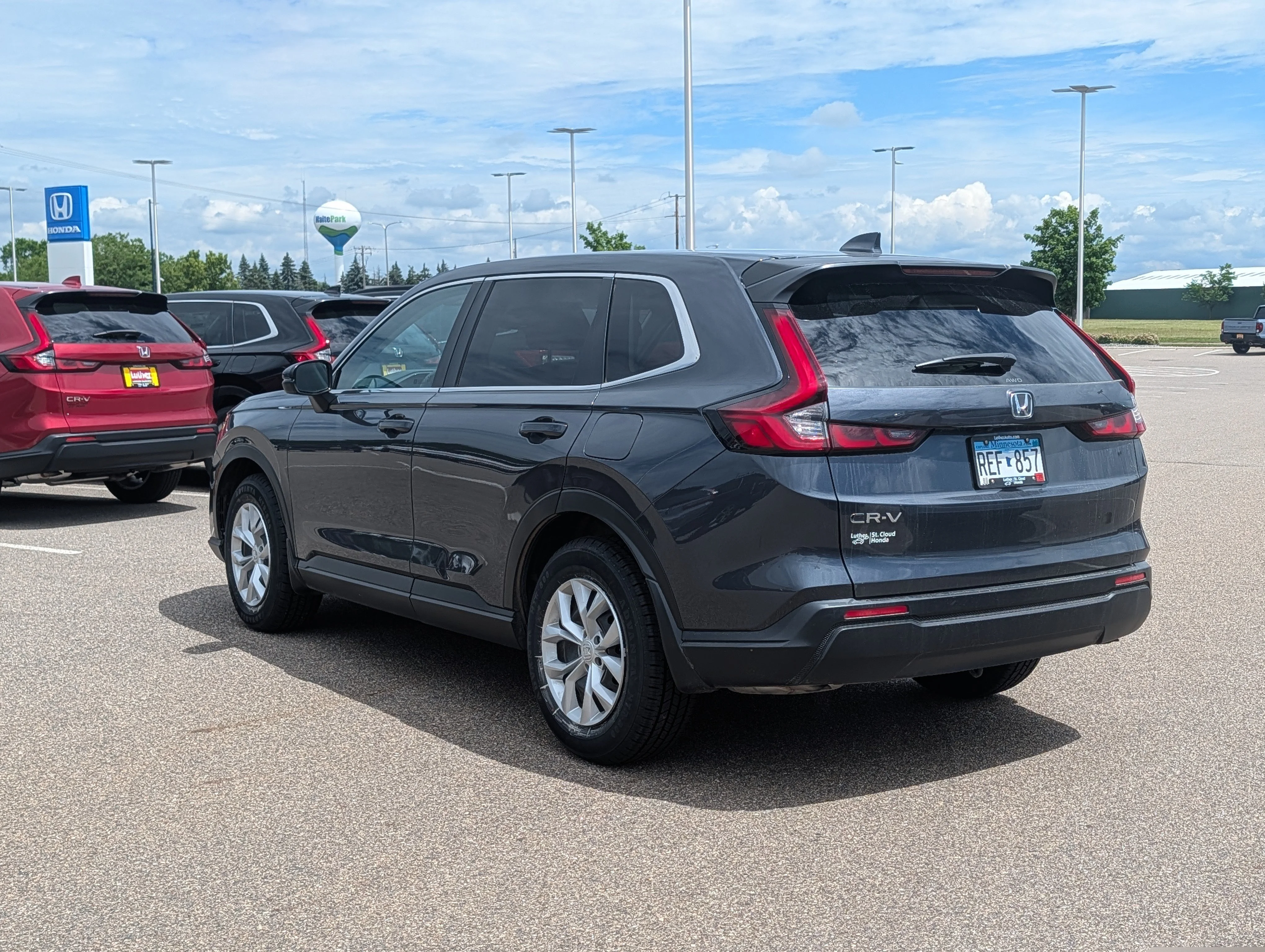 Used 2025 Meteorite Gray Metallic Honda LX image 3