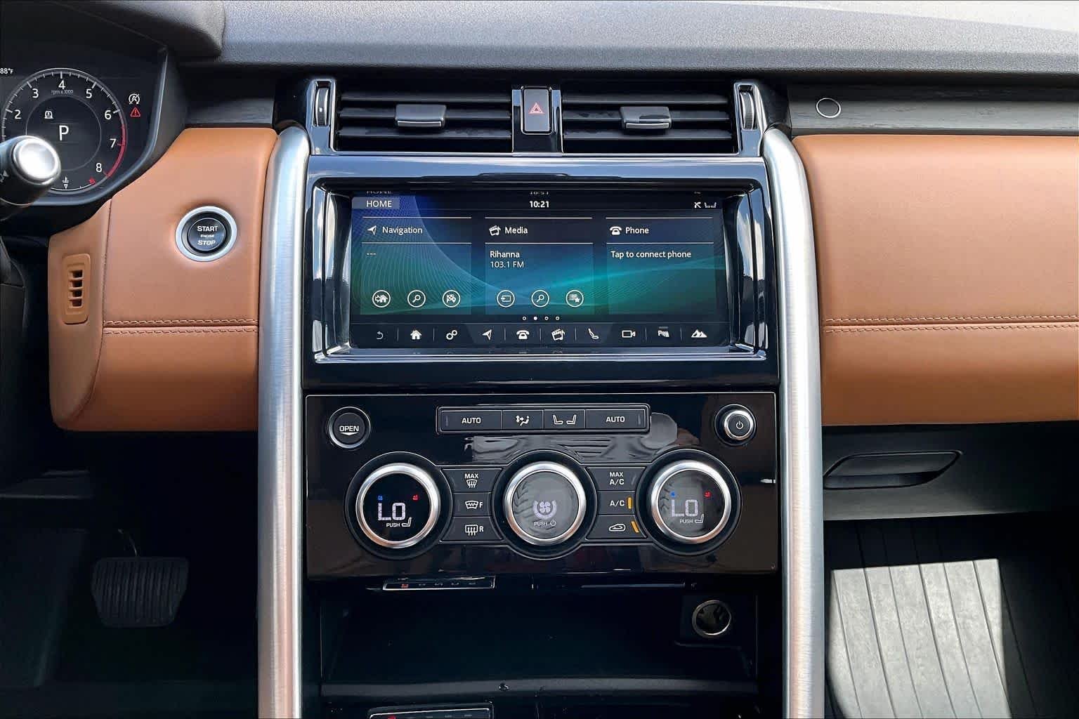 Used 2018 Fuji White Land Rover HSE Luxury image 7