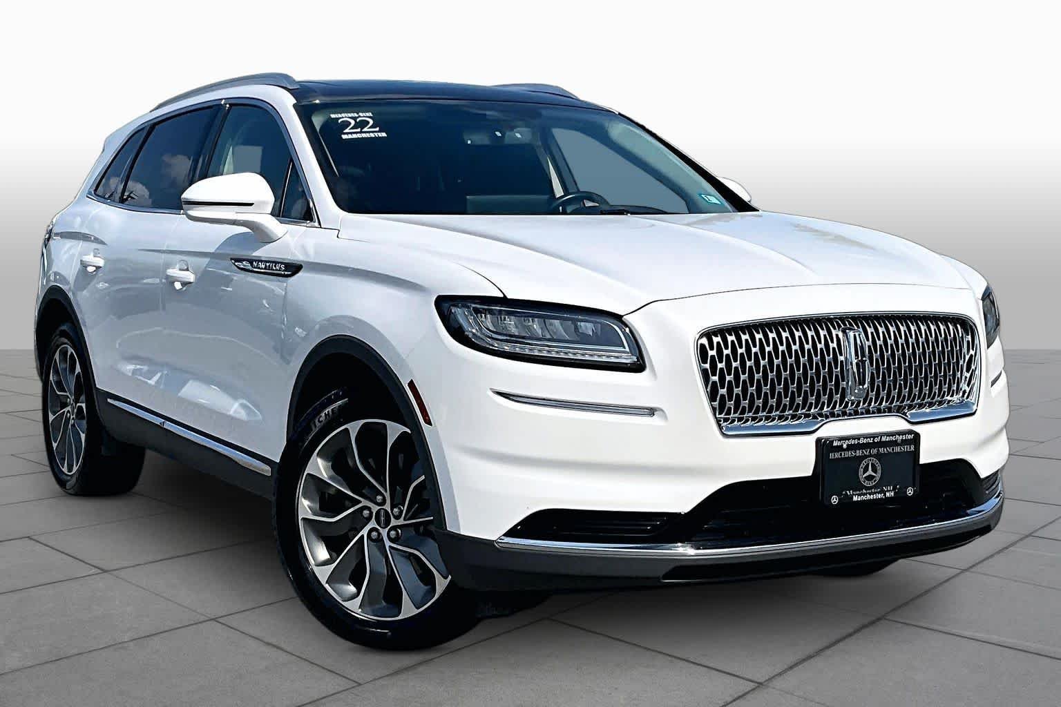 Used 2022 Pristine White Lincoln Reserve image 3