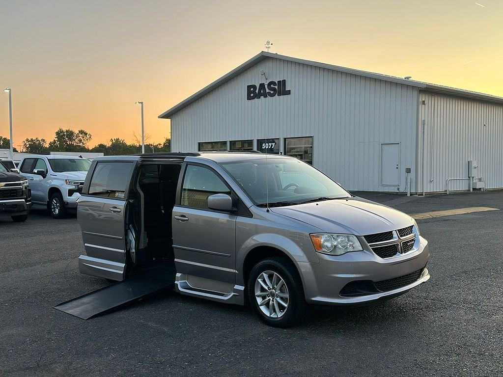 Used 2014 Silver Dodge Wheelchair Accessible- SXT image 43