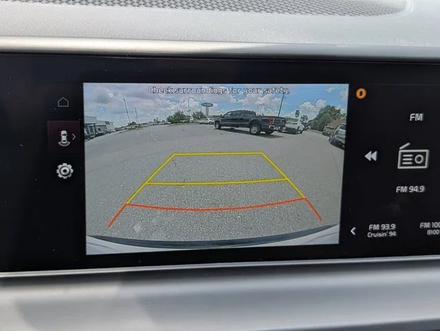 Used 2024 Snow White Pearl Kia EX image 19