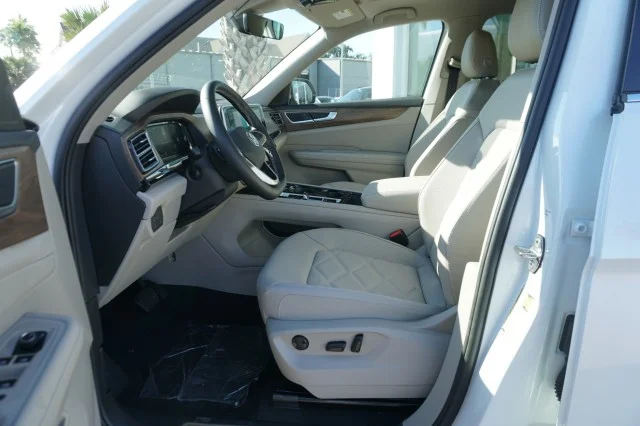 2026 Volkswagen Atlas SE w/Tech - Photo 15