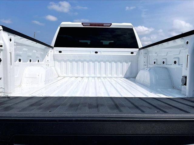 Used 2023 SUMMIT WHITE Chevrolet LT image 28