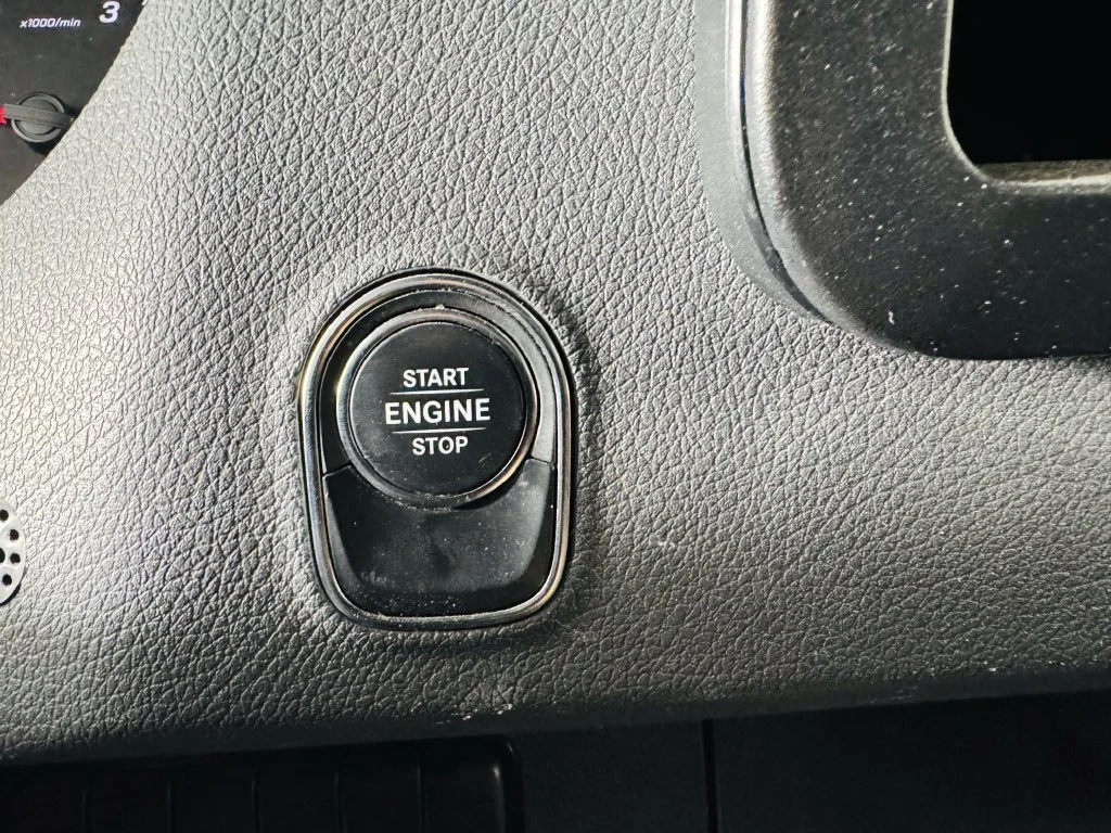 Used 2020  Mercedes-Benz  image 15