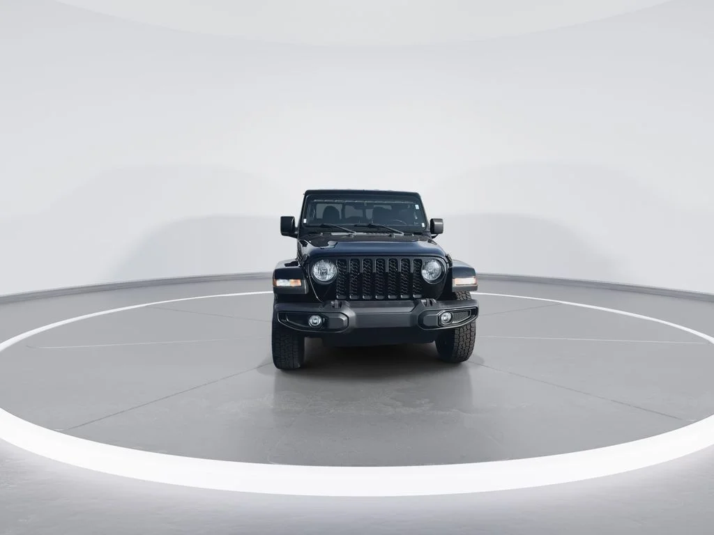 Used 2022 Black Jeep Altitude image 3