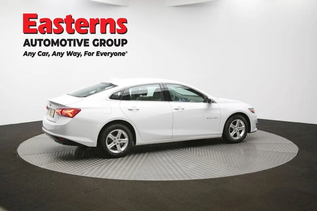 Used 2022 White Chevrolet LT image 39