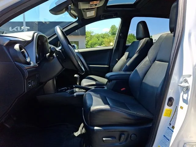 Used 2018 White Toyota SE image 14
