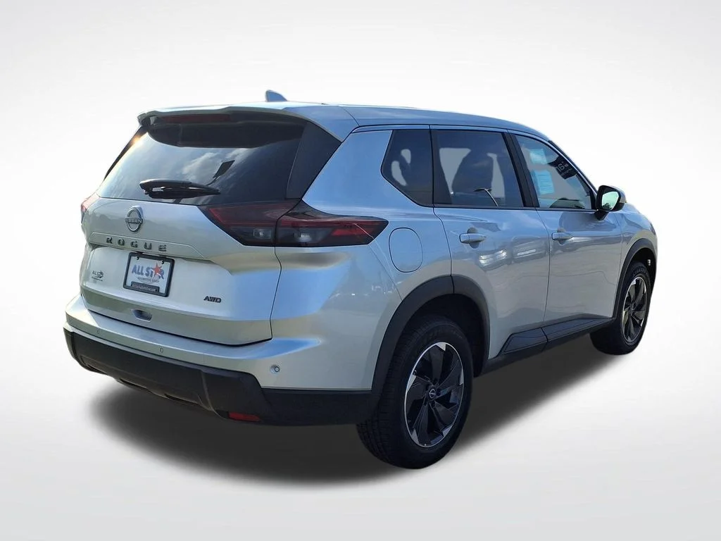 Used 2025 Silver Nissan SV image 9