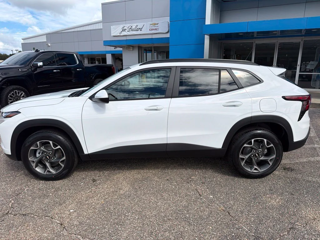 New 2026 Summit White Chevrolet LT image 2