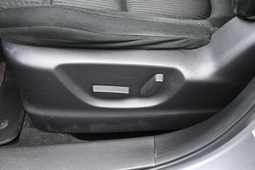 Used 2015 Silver Mazda Touring image 16