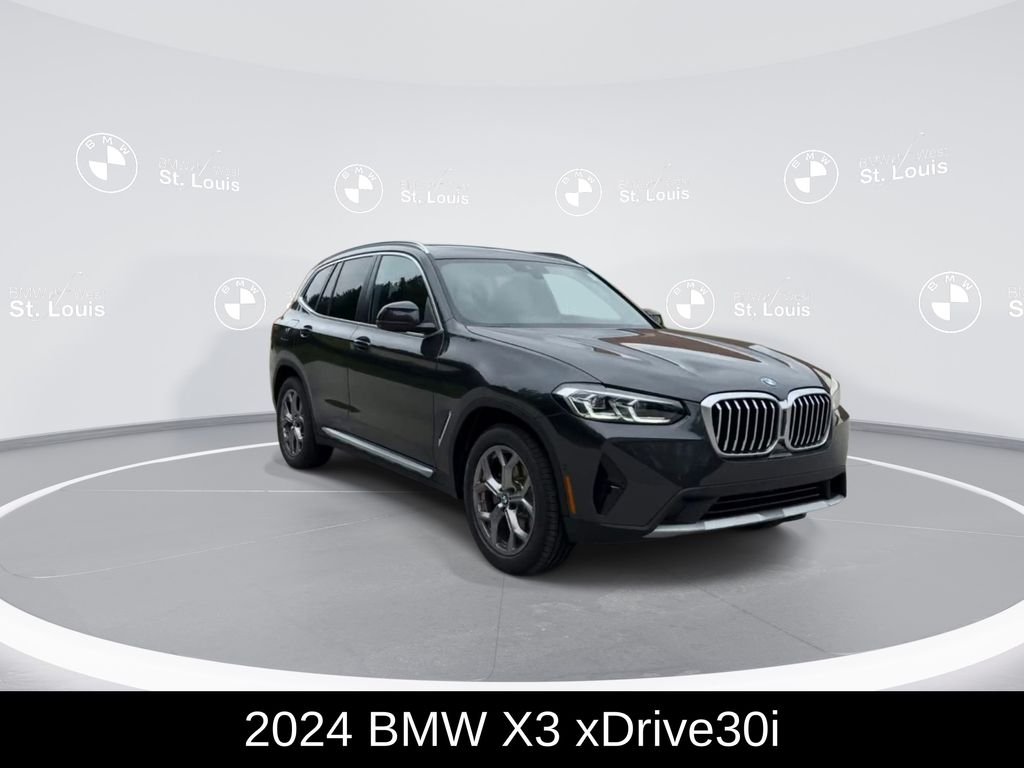 Used 2024 Gray BMW xDrive30i image 3