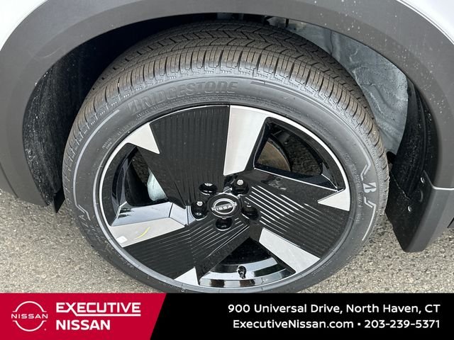 Used 2025 White Nissan SR image 8