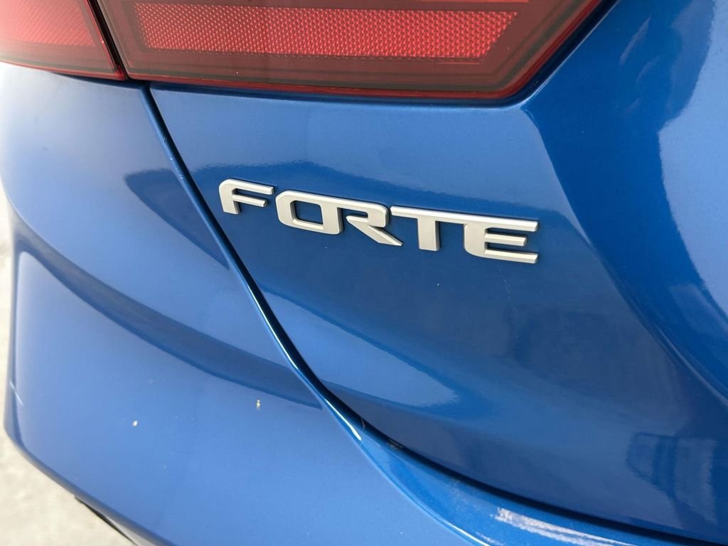 Used 2023 Blue Kia GT-Line image 9