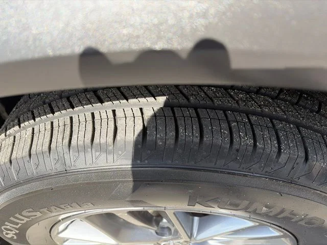 Used 2023 Gray Nissan S image 5