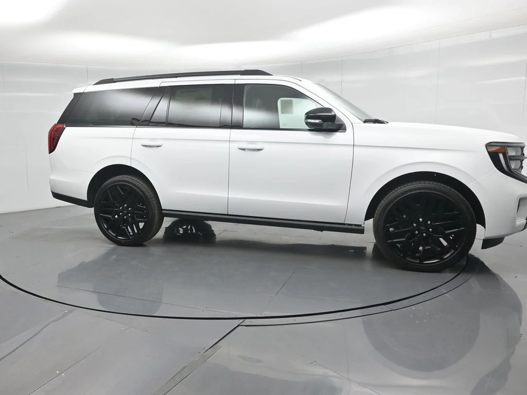 New 2026 Oxford White Ford Platinum image 20