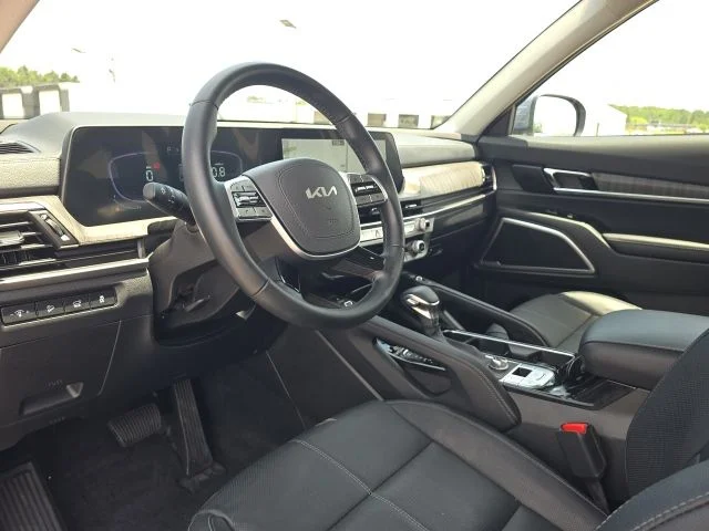 Used 2025 Silver Kia EX image 26