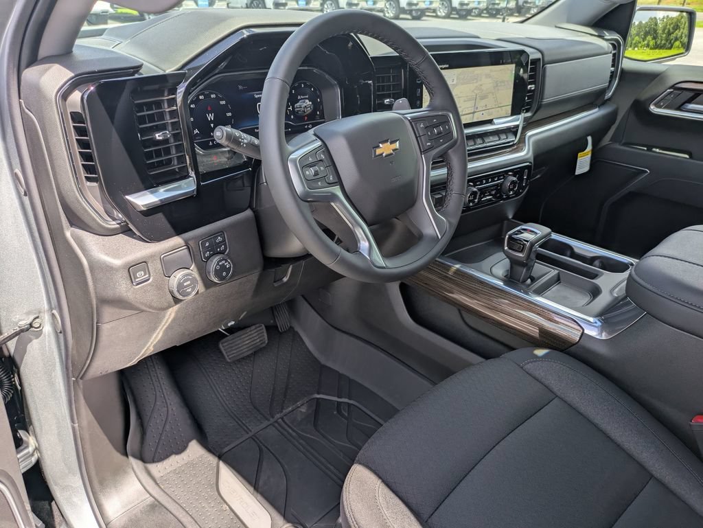2025 Chevrolet Silverado 1500 LT - Photo 14
