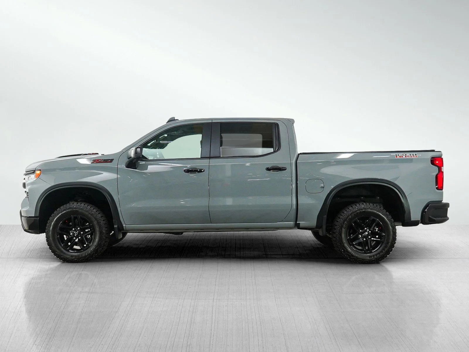 Used 2024 Chevrolet Silverado 1500 LT Trail Boss with VIN 3GCUDFEL6RG184929 for sale in White Bear Lake, Minnesota