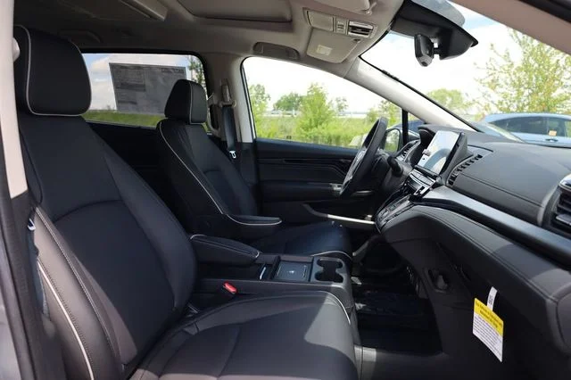 New 2026 Modern Steel Metallic Honda Touring image 33