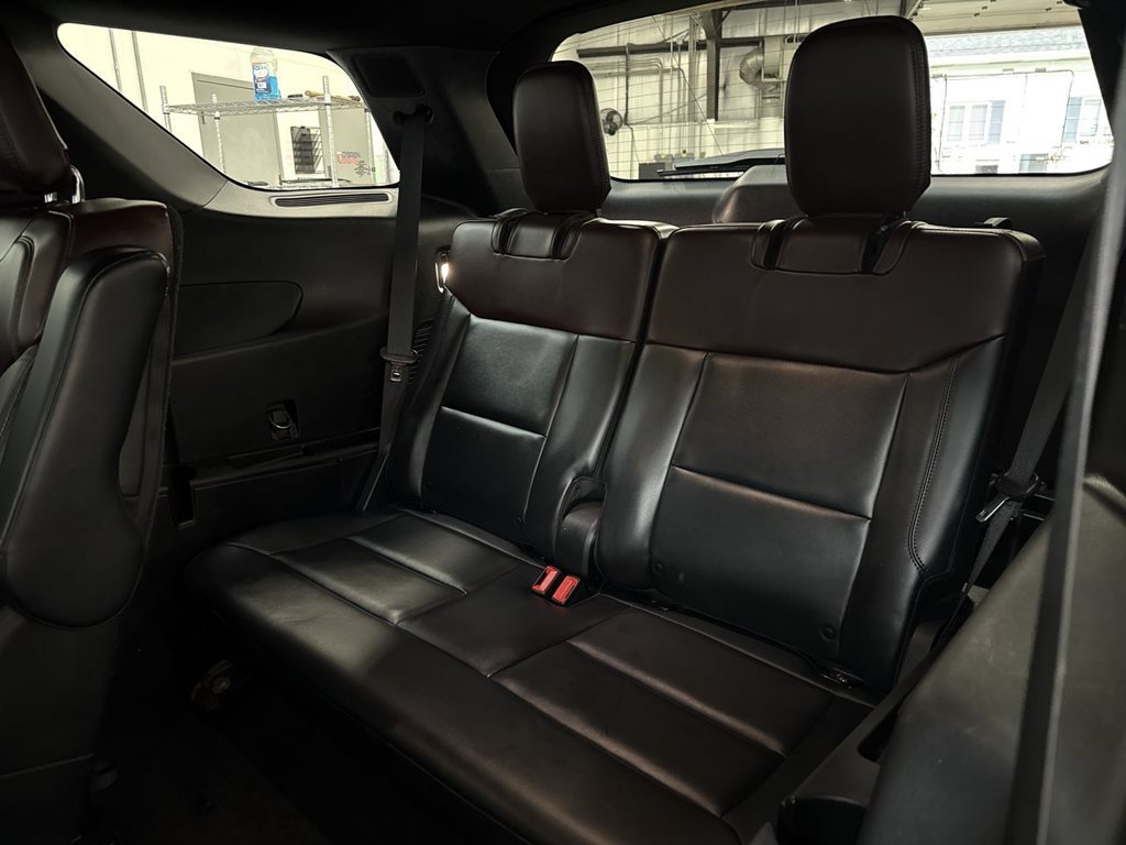 Used 2020 Black Metallic Ford Platinum image 35