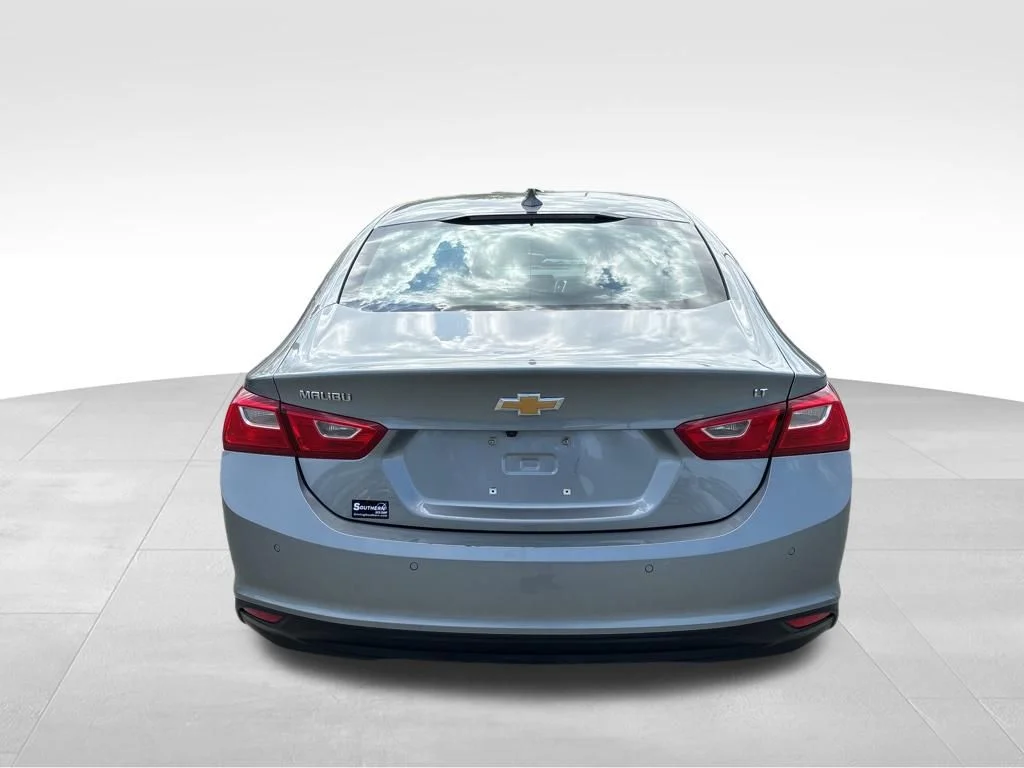 Used 2024 Gray Chevrolet LT image 4
