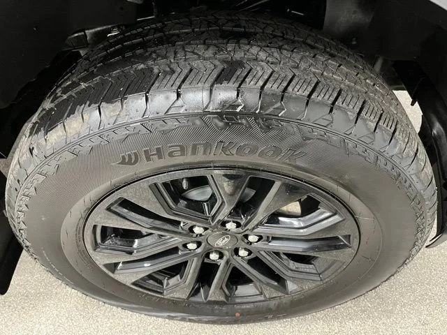 Used 2025 Gray Ford Lariat image 18