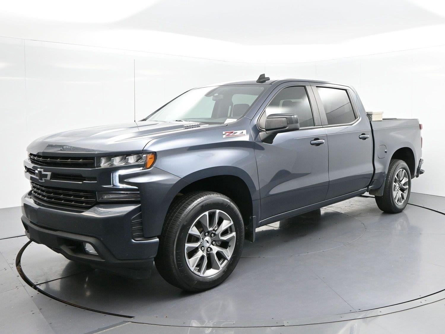 Used 2021 SHADOW GRAY METALLIC Chevrolet RST image 4