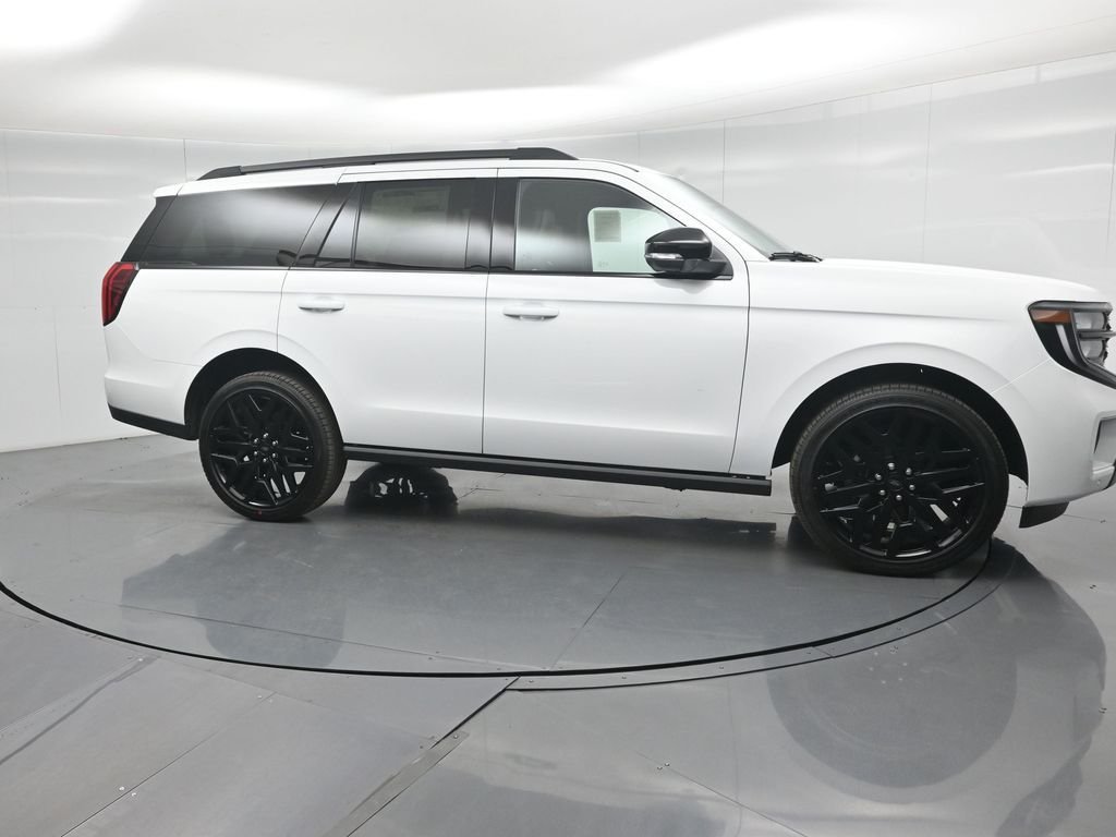 New 2026 Oxford White Ford Platinum image 20