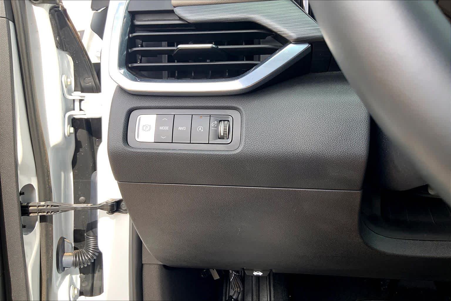Used 2026 Summit White GMC AWD Elevation image 36